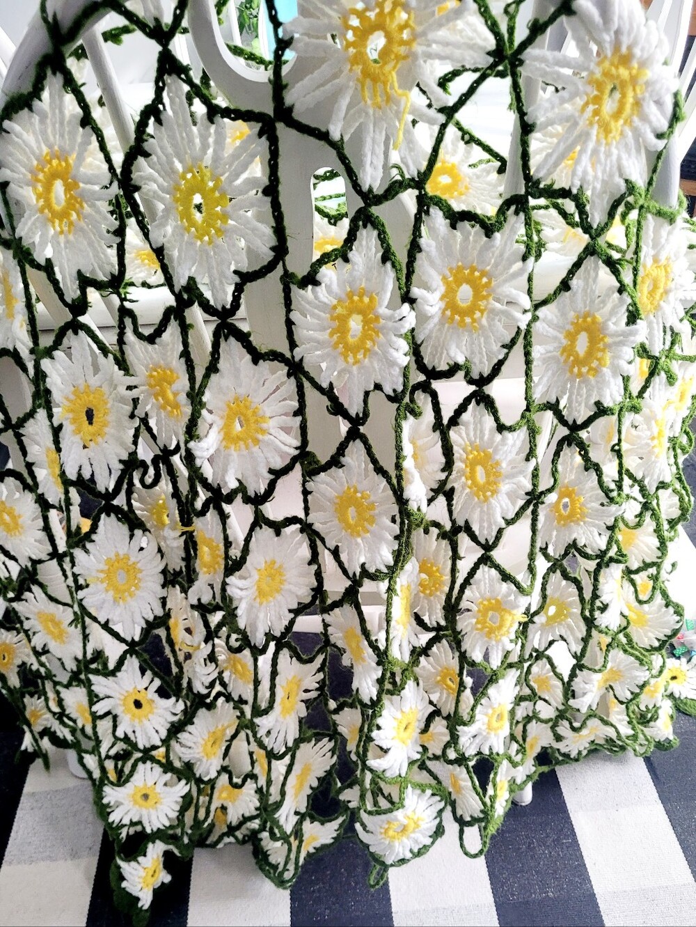 Handmade Crochet Daisy Throw Blanket Afghan White Yellow Green 4x5 Ft - Picture 2 of 6